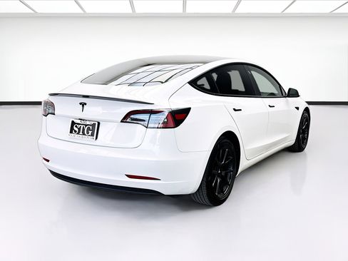 Used 2021 Tesla Model 3 Standard Range Plus RWD image 4