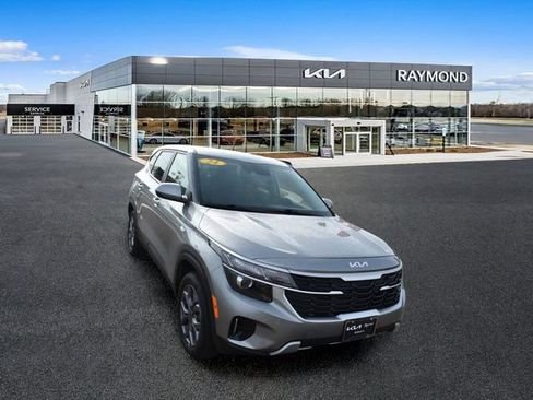Certified 2024 Kia Seltos LX AWD/4WD image 10