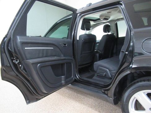 Used 2010 Dodge Journey SXT w/ Flexible Seating Group image 14