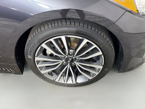 Used 2019 Kia Stinger image 32