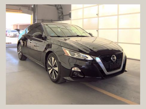 Used 2021 Nissan Altima 2.5 SL FWD image 1