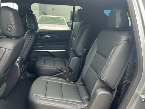 New 2026 Chevrolet Traverse LT w/ Driver Confidence Package AWD/4WD image 14