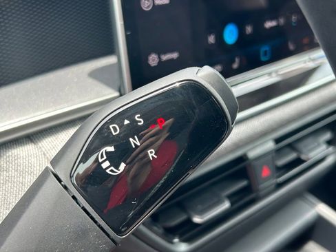 Certified 2025 Volkswagen Tiguan S FWD image 35