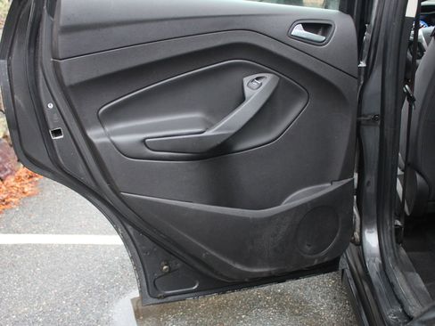 Used 2017 Ford C-MAX Energi SE w/ Cold Weather Package FWD image 14