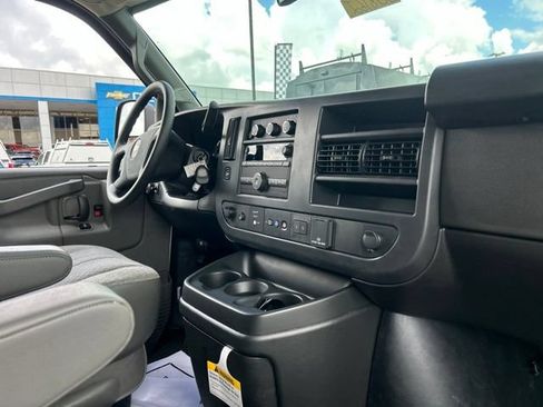 New 2026 Chevrolet Express 3500 LT w/ LT Preferred Equipment Group RWD image 29