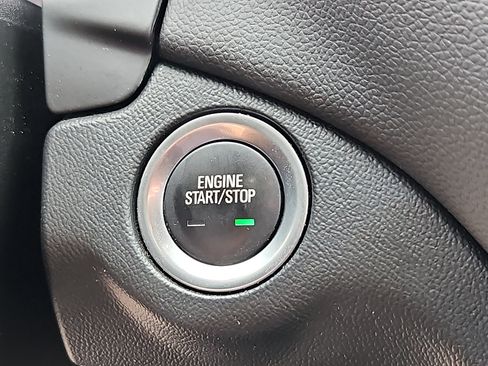 Used 2021 Chevrolet Equinox LT FWD image 23