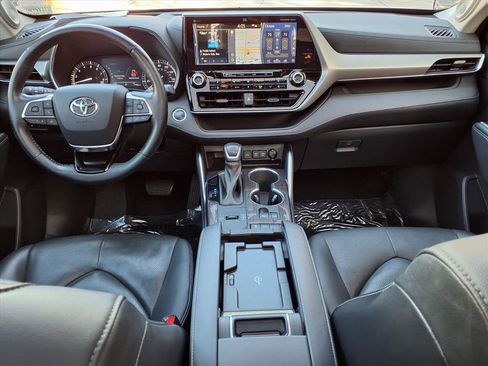 Used 2020 Toyota Highlander Platinum image 15