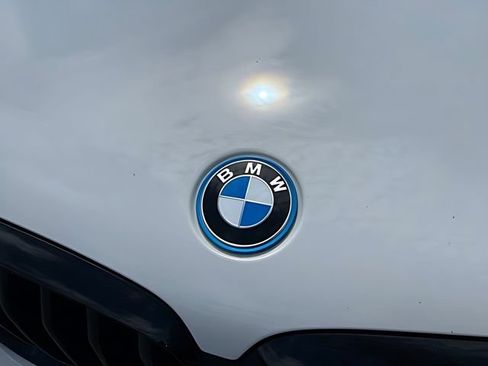 Used 2022 BMW X5 xDrive45e w/ M Sport Package AWD/4WD image 9