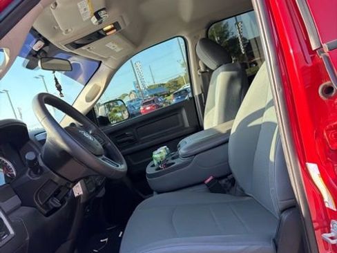 Used 2018 RAM 2500 Tradesman w/ Chrome Appearance Group image 14