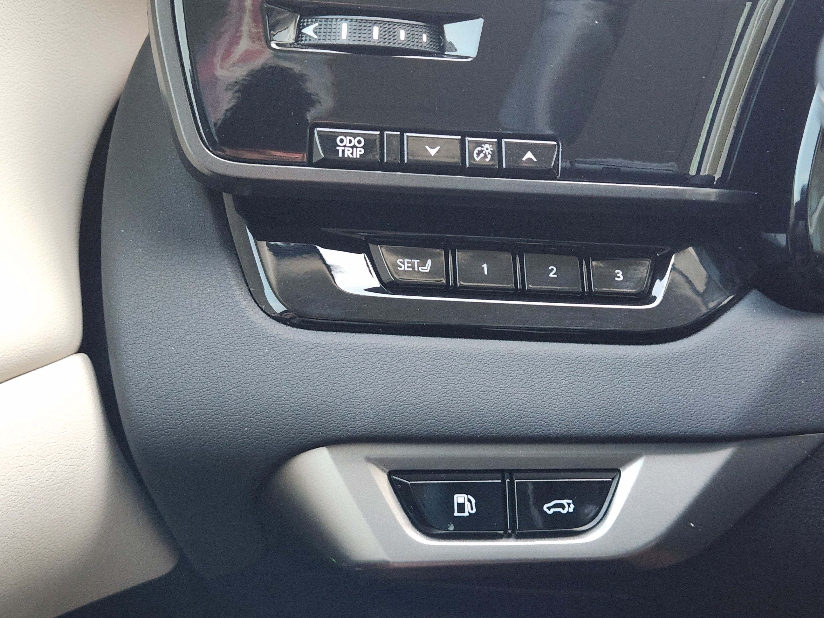 Used 2024 Lexus RX 350 w/ Technology Package AWD/4WD image 16