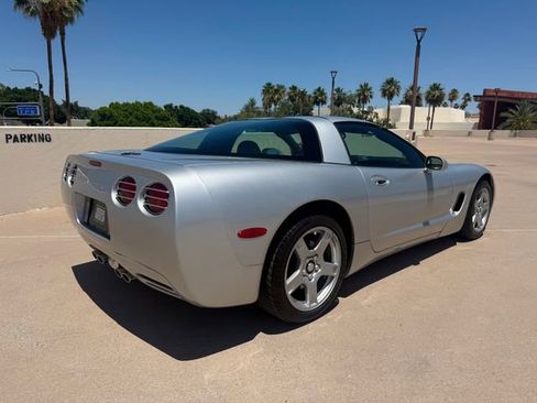 Used 1998 Chevrolet Corvette Coupe w/ Roof Pkg RWD image 25
