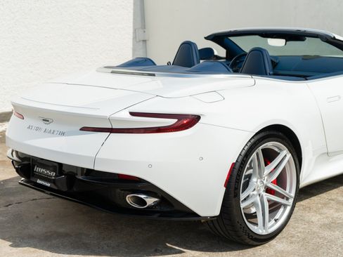 Used 2025 Aston Martin DB12 Convertible RWD image 20