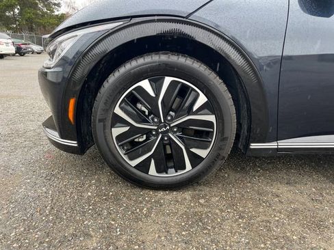 Used 2024 Kia EV6 Wind image 29