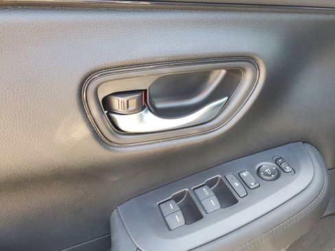 New 2026 Honda HR-V LX image 18