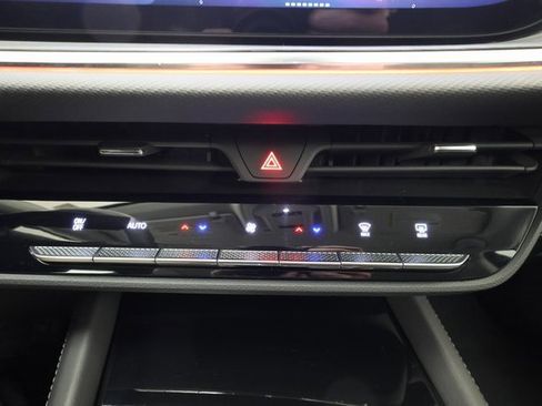 Certified 2025 Buick Envision Preferred image 18