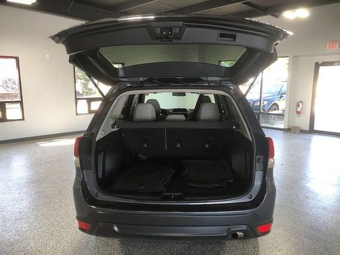 Used 2022 Subaru Forester AWD/4WD image 18