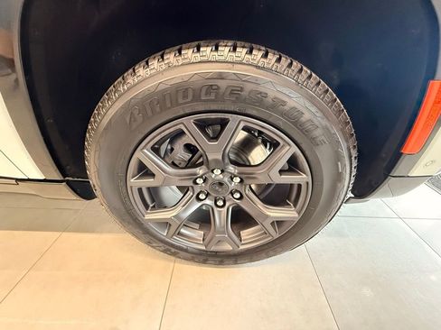 New 2026 Jeep Grand Wagoneer L Limited AWD/4WD image 8