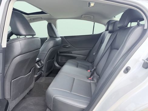 Used 2022 Lexus ES 250 w/ Premium Package image 38