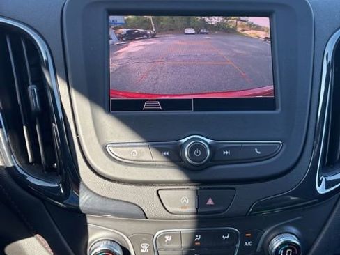 Used 2022 Chevrolet Equinox RS w/ LPO, Floor Liner Package image 29