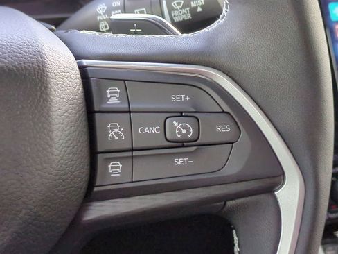 New 2025 Jeep Grand Cherokee L Altitude image 26