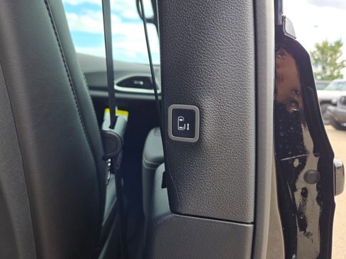 New 2026 Chrysler Pacifica Select image 13