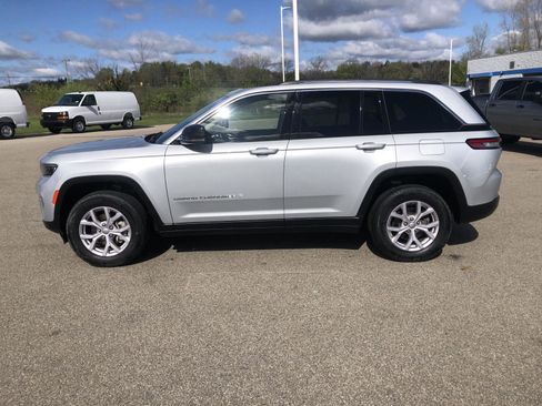 Used 2022 Jeep Grand Cherokee Limited AWD/4WD image 4