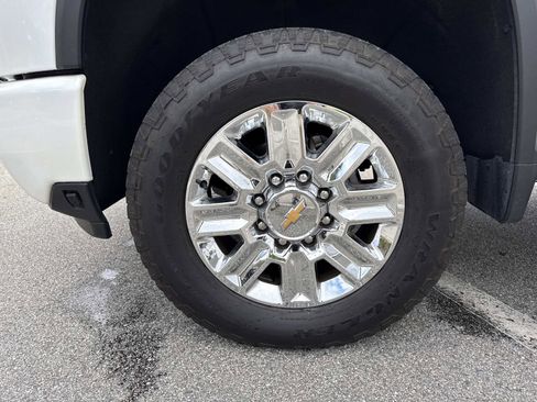 Used 2024 Chevrolet Silverado 2500 High Country image 32