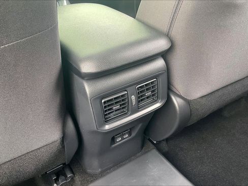 Used 2023 Toyota RAV4 SE image 40