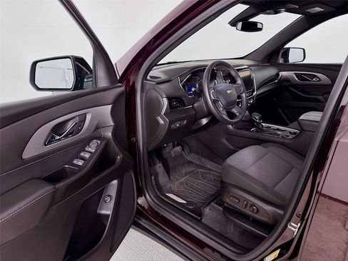 Used 2023 Chevrolet Traverse LT AWD/4WD image 3
