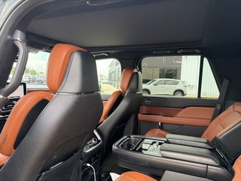 Used 2019 Lincoln Navigator Reserve w/ Cargo Package AWD/4WD image 11