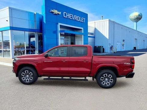 Used 2026 Chevrolet Colorado Z71 w/ Technology Package AWD/4WD image 7