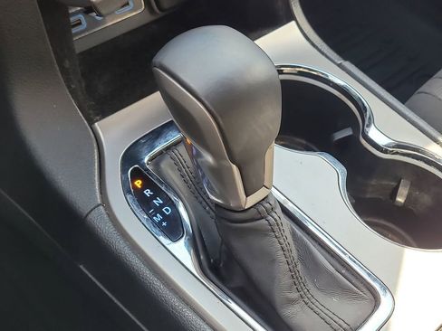 Used 2019 Jeep Grand Cherokee Laredo w/ 18" Wheel & 8.4" Radio Group image 25