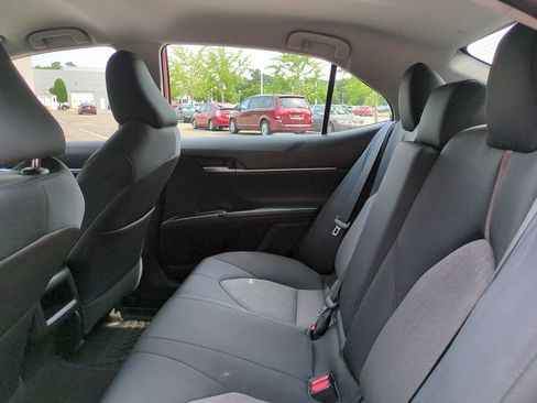 Used 2019 Toyota Camry LE FWD image 13