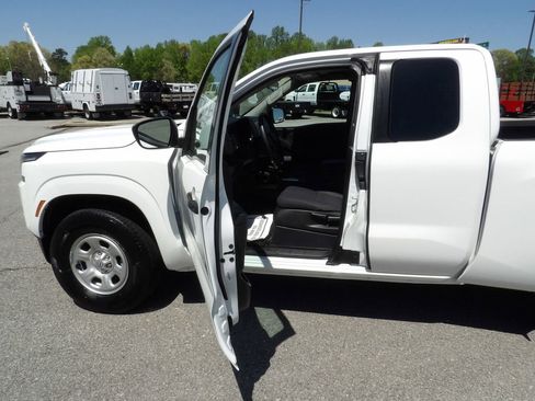 Used 2022 Nissan Frontier S image 13