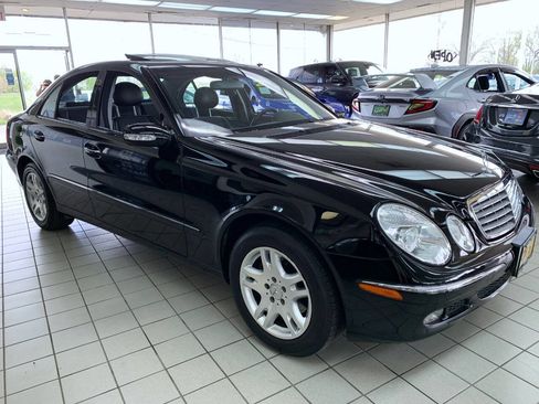 Used 2005 Mercedes-Benz E 320 Sedan image 4