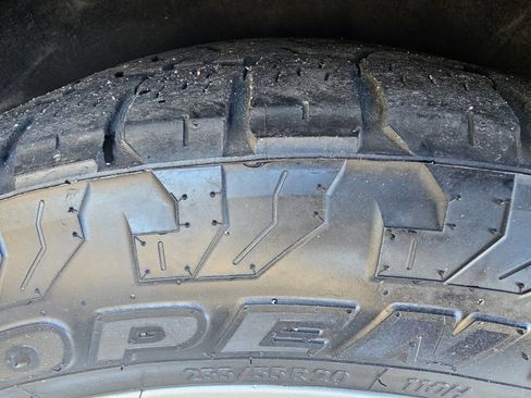 Used 2019 Land Rover Discovery HSE image 19