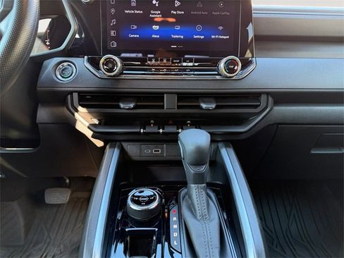 Certified 2023 Chevrolet Colorado Trail Boss w/ Technology Package image 11