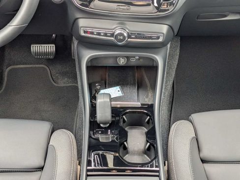 Used 2023 Volvo C40 Recharge Core AWD/4WD image 24
