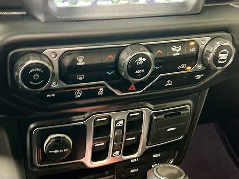 Used 2021 Jeep Wrangler Unlimited Sport image 25