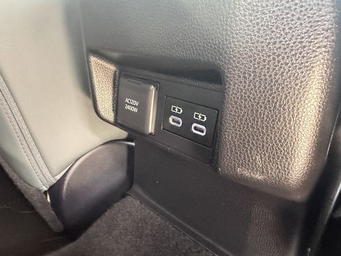 Used 2024 Toyota Tacoma 4x4 Double Cab Hybrid image 32