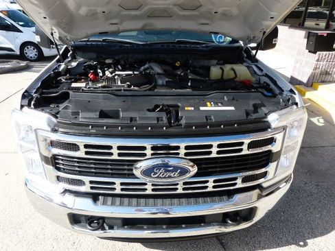 Used 2023 Ford F350 XLT image 9