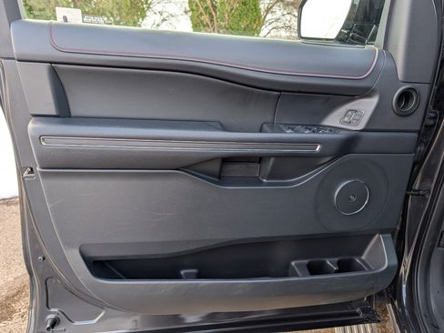 Certified 2022 Ford Expedition Limited image 38