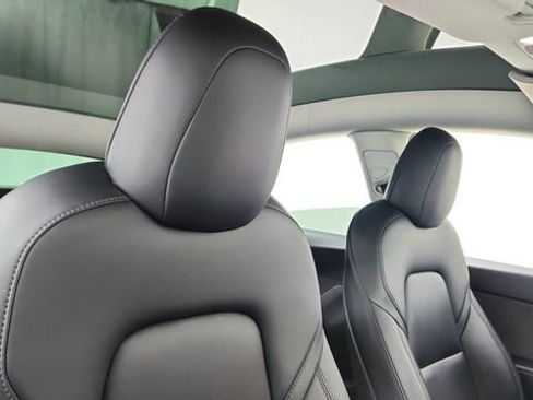 Used 2022 Tesla Model Y Performance image 22