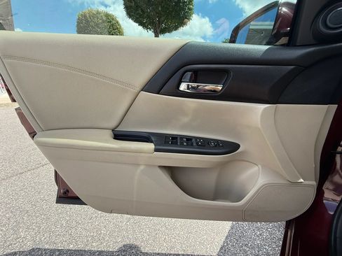 Used 2015 Honda Accord EX image 27
