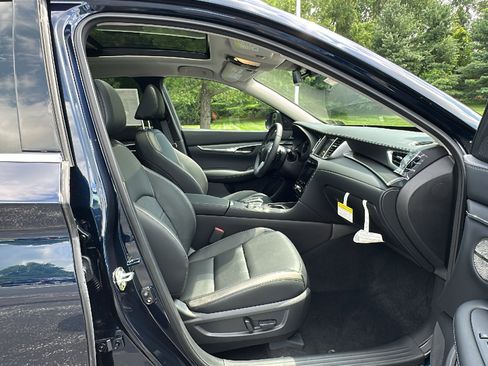 New 2025 INFINITI QX50 Luxe image 9