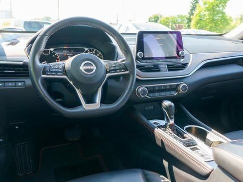 Used 2023 Nissan Altima 2.5 SR AWD/4WD image 12
