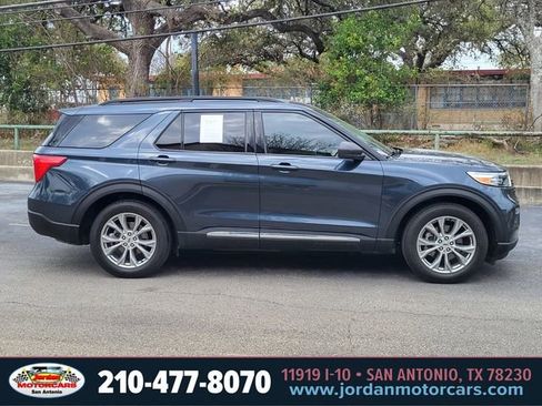 Used 2023 Ford Explorer XLT w/ Equipment Group 202A image 6