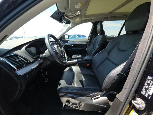 Used 2022 Volvo XC90 T5 Momentum AWD/4WD image 3