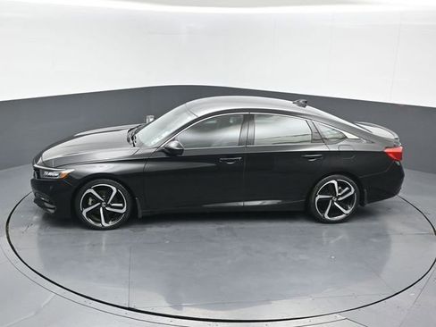 Used 2018 Honda Accord Sport image 12