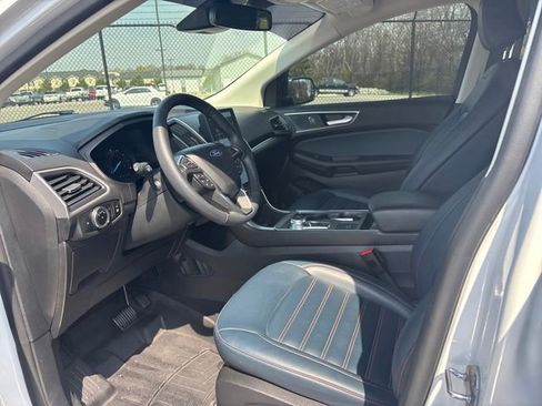 Certified 2024 Ford Edge SEL w/ Sport Appearance Package AWD/4WD image 15